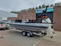 Styv uppblåsbar båt till salu