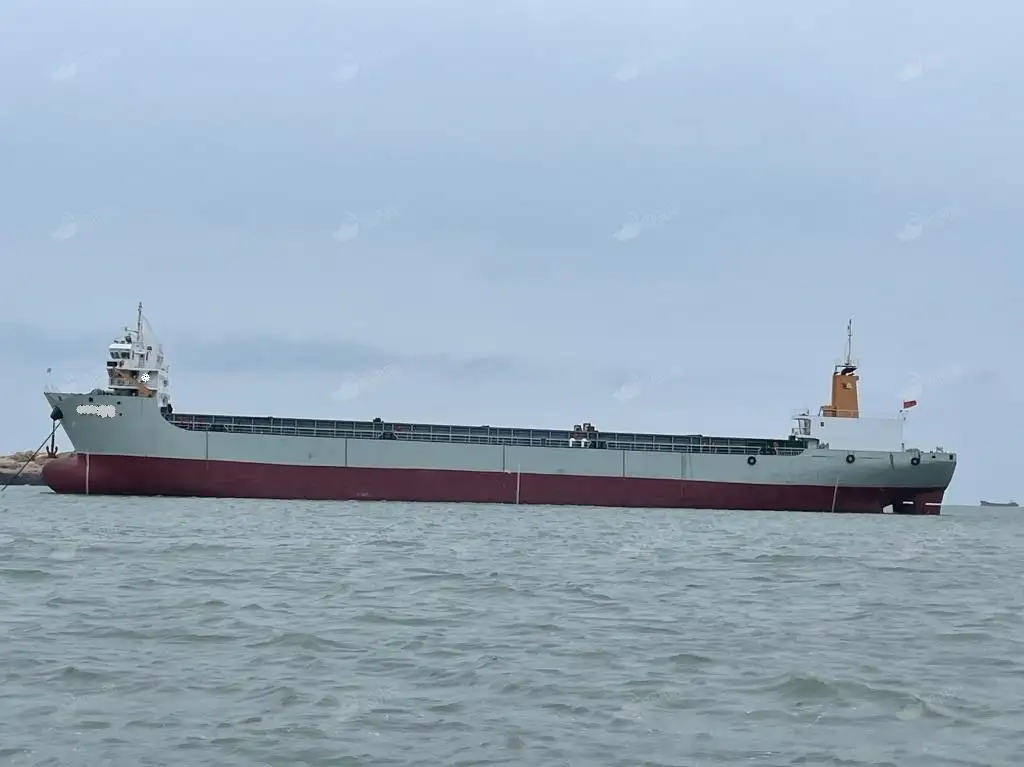 Containerskepp till salu