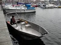 Pråm till salu