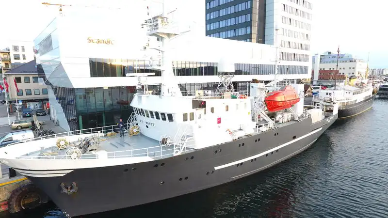 Containerskepp till salu