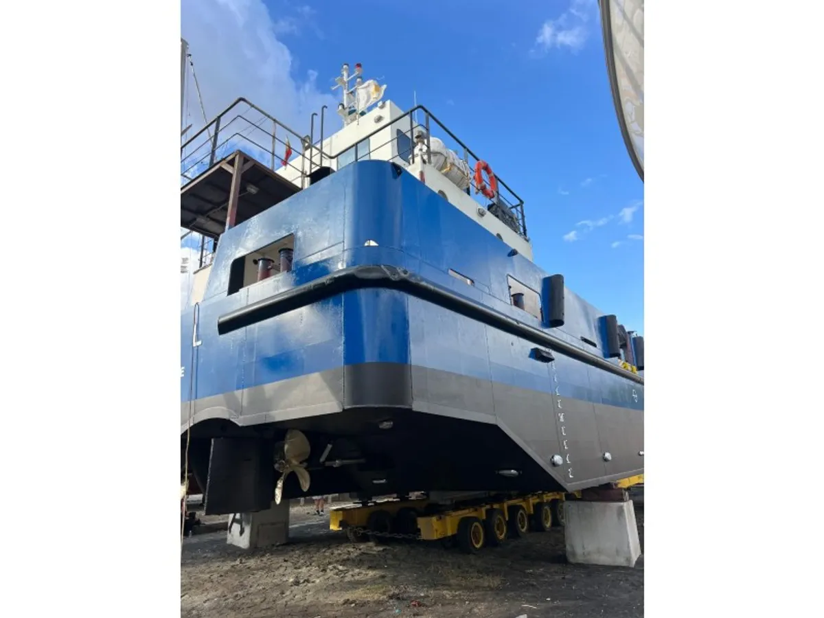 Containerskepp till salu