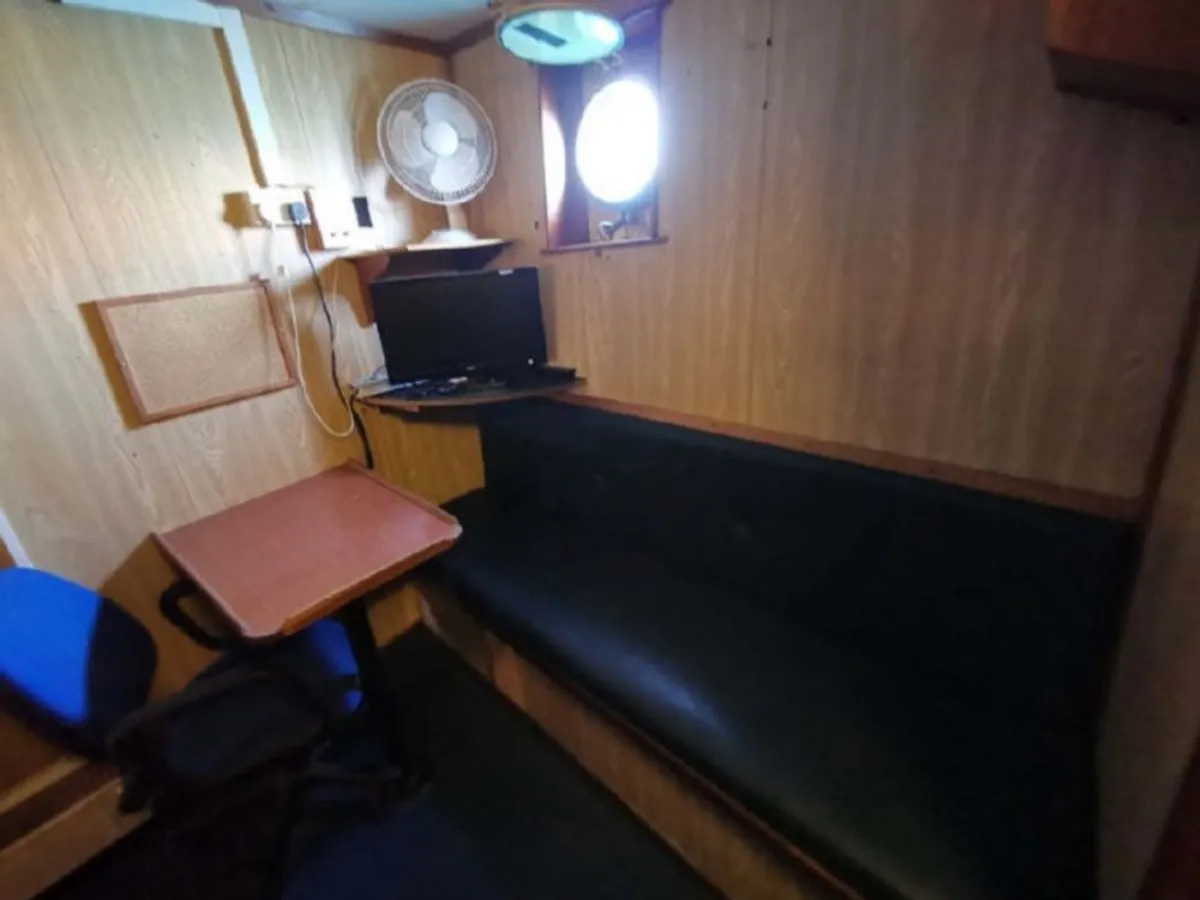 Försörjningsfartyg till salu