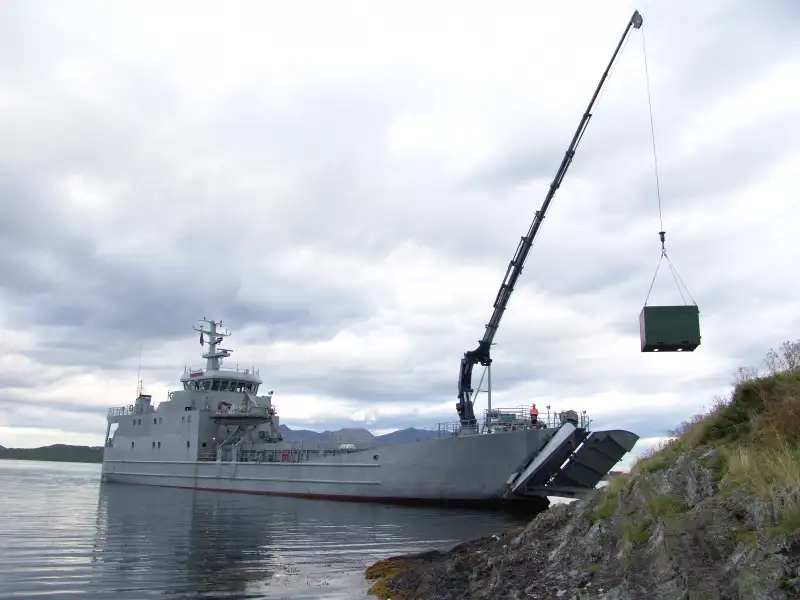 Landstigningsfartyg, tank till salu