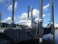 Pråm till salu