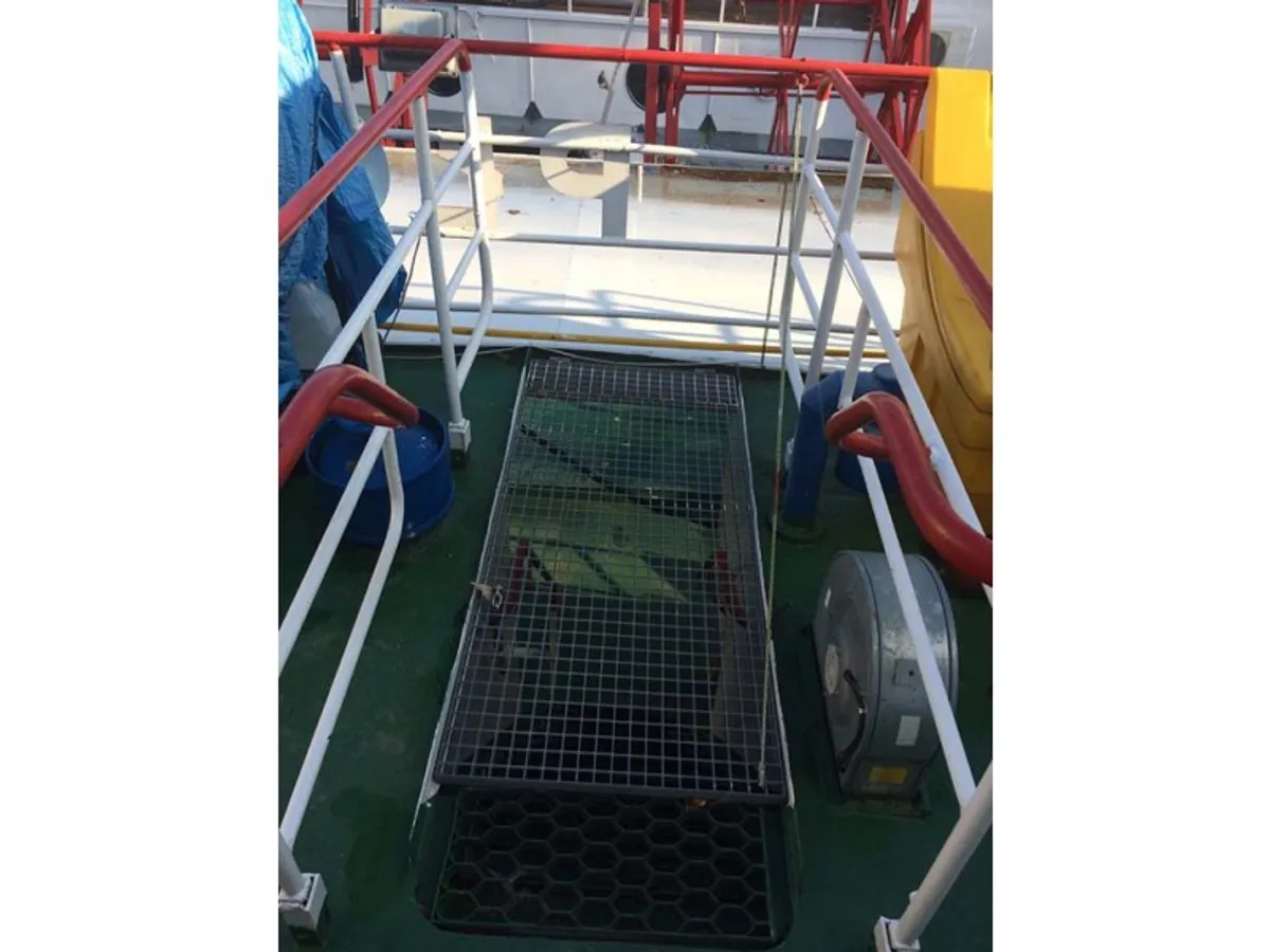 Containerskepp till salu