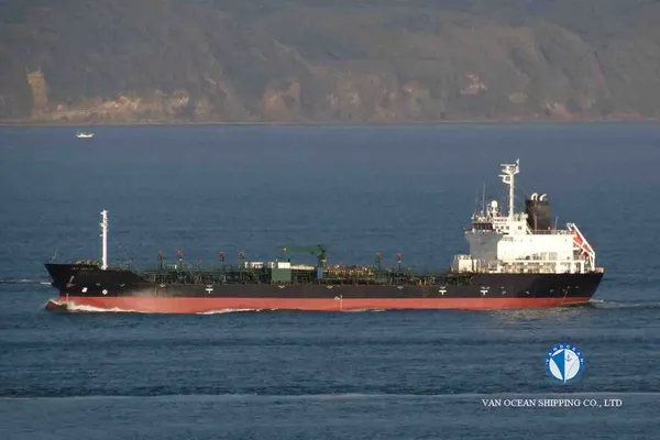 Oil/Chemical tanker for sale