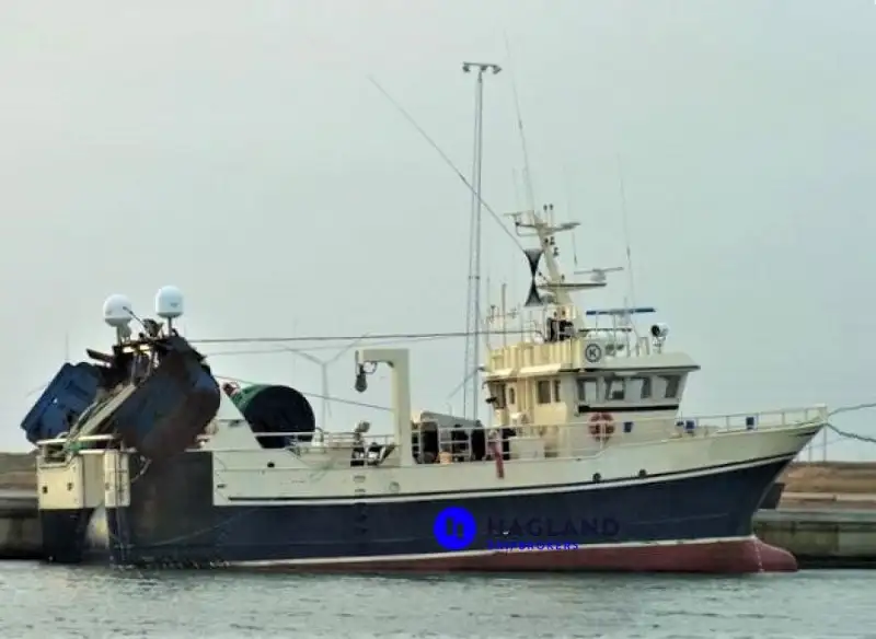 Fartyg för fiskbearbetning och leverans till salu