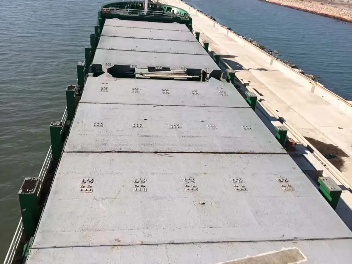 Containerskepp till salu