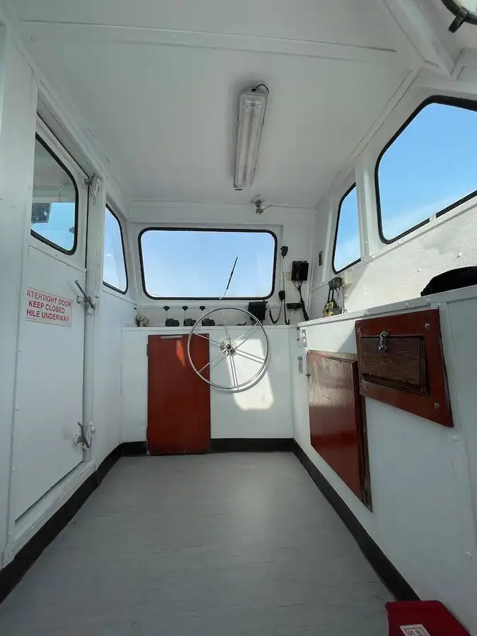 Containerskepp till salu