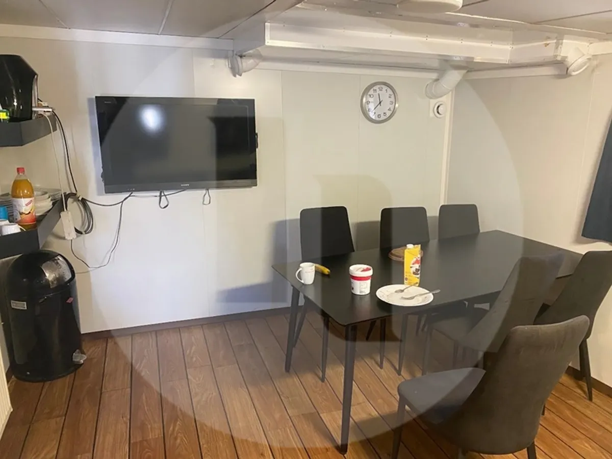 Undersökningsfartyg till salu