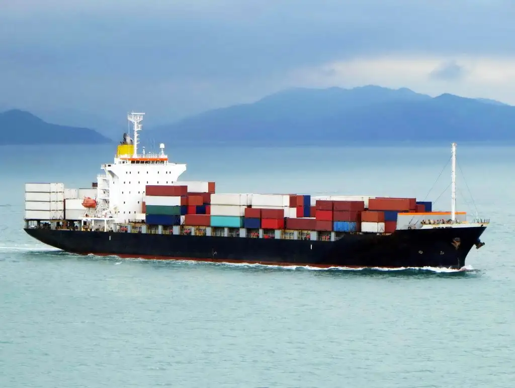 Containerskepp till salu