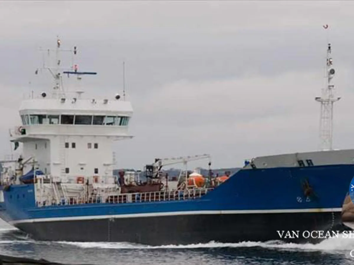 Olje-/kemikalietanker till salu