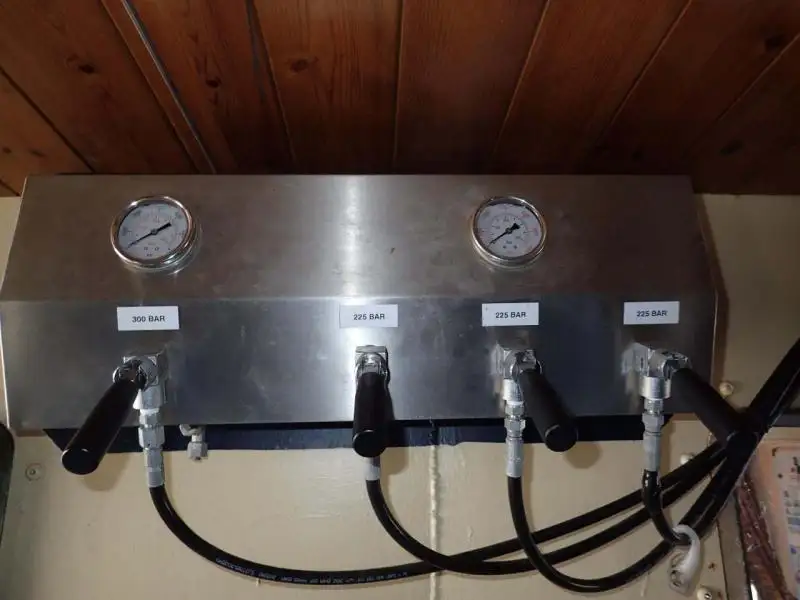 Undersökningsfartyg till salu