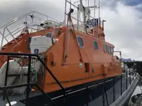 Räddningsbåt till salu