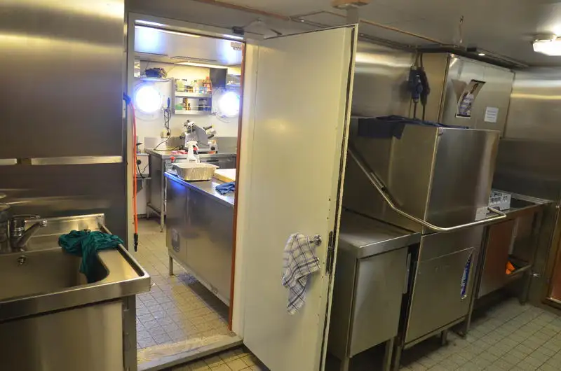 Containerskepp till salu