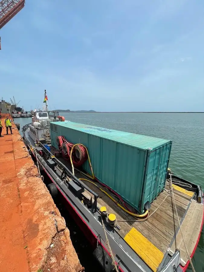 Containerskepp till salu