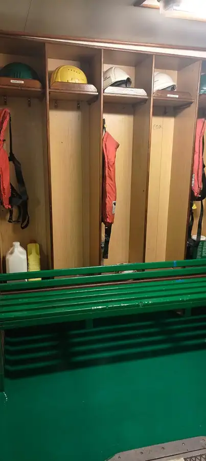 Försörjningsfartyg till salu