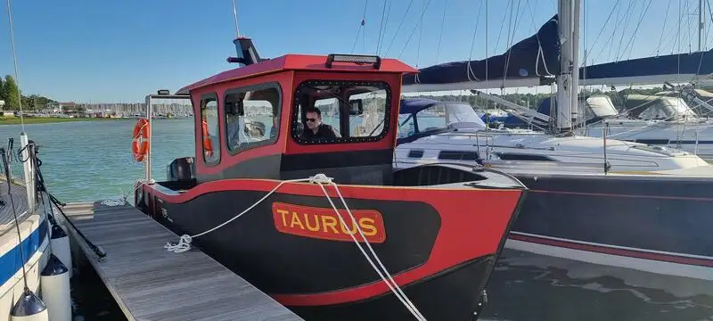 Besättningsbåt till salu