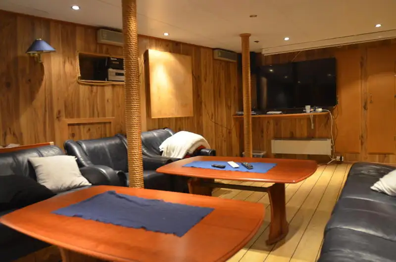 Containerskepp till salu