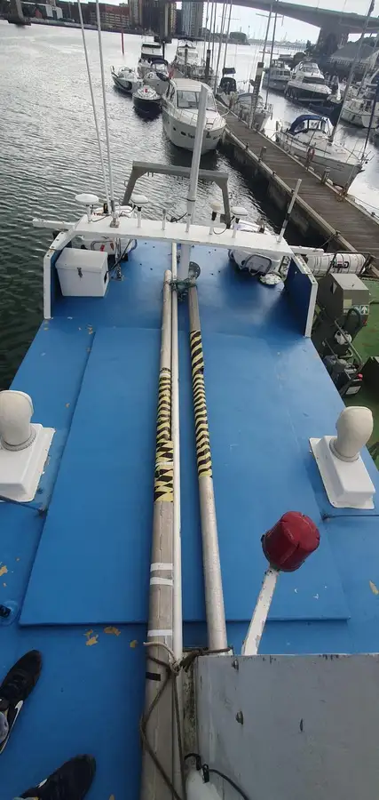 Containerskepp till salu