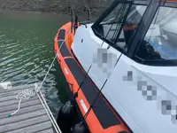 Styv uppblåsbar båt till salu