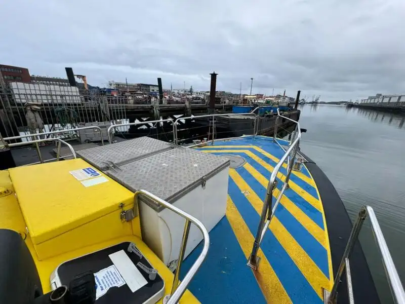 Besättningsbåt till salu