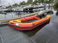 Räddningsfartyg till salu