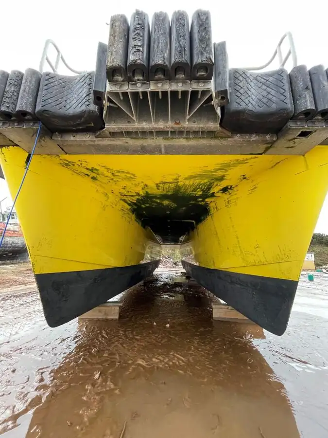 Containerskepp till salu