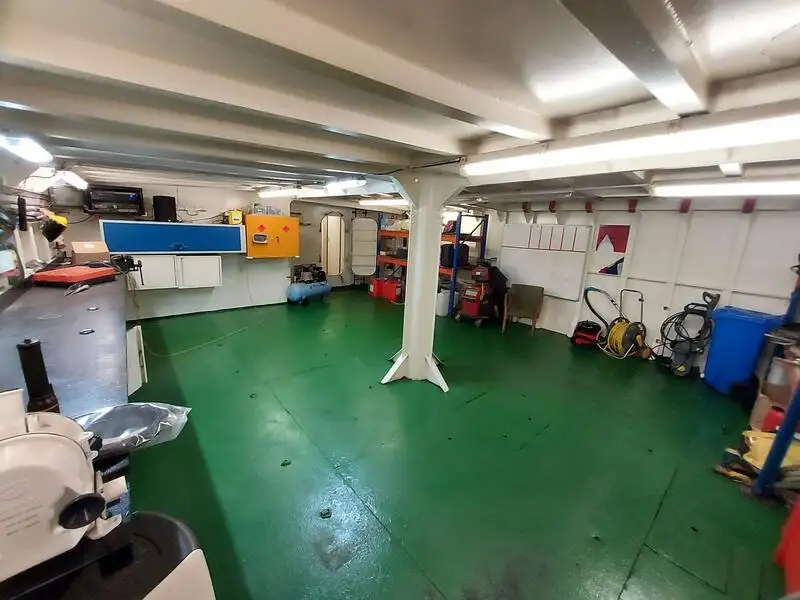 Pråm till salu