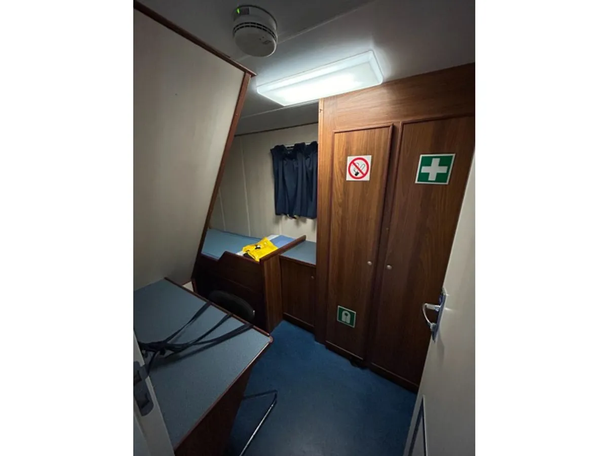 Försörjningsfartyg till salu