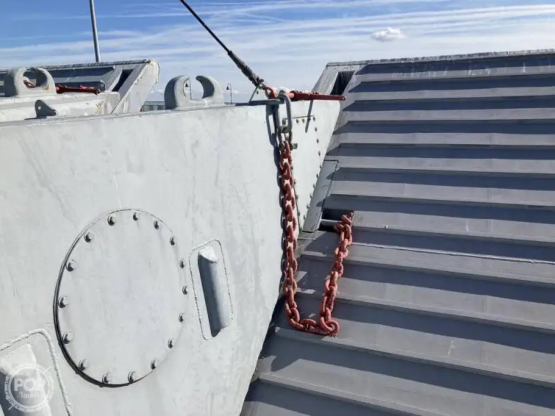 Landstigningsfartyg, tank till salu