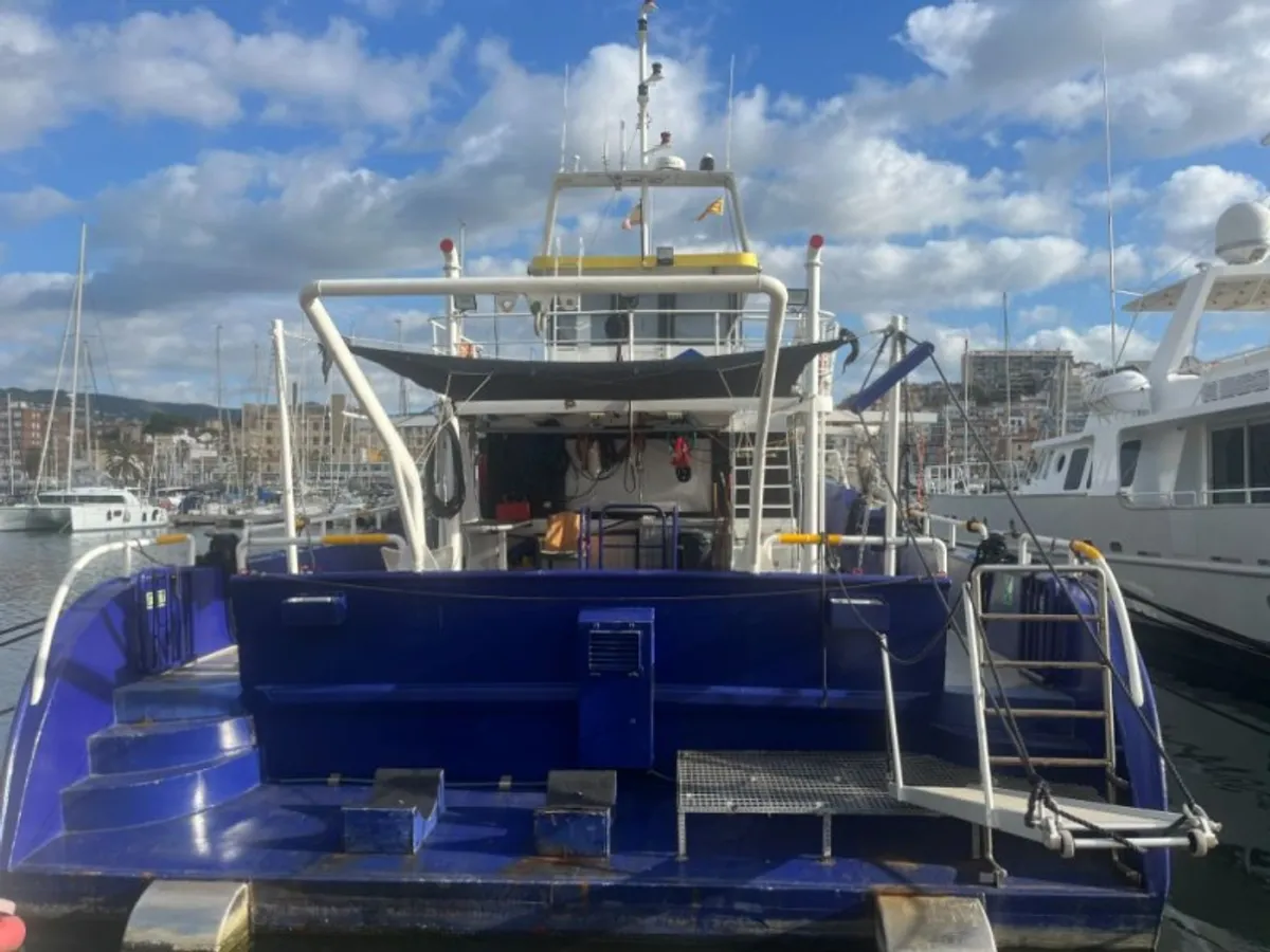 Undersökningsfartyg till salu