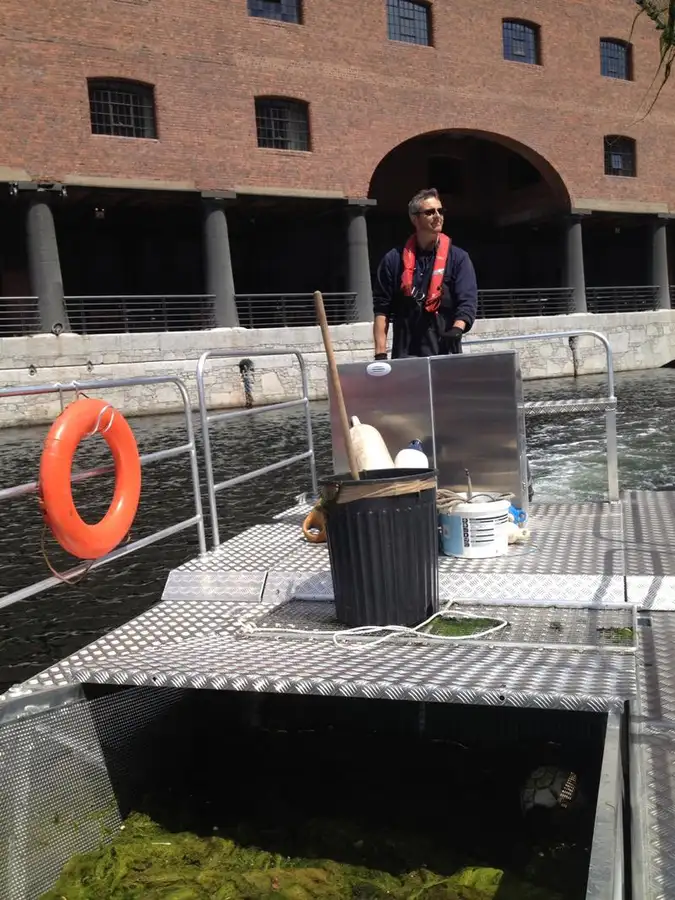 Containerskepp till salu