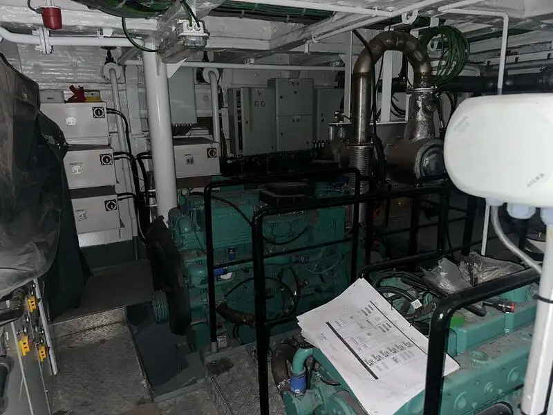 Containerskepp till salu