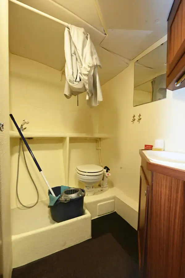 Besättningsbåt till salu
