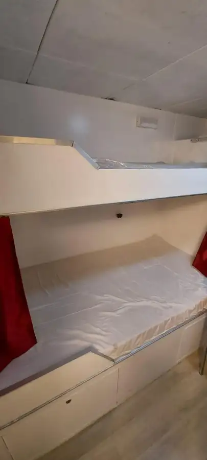 Besättningsbåt till salu