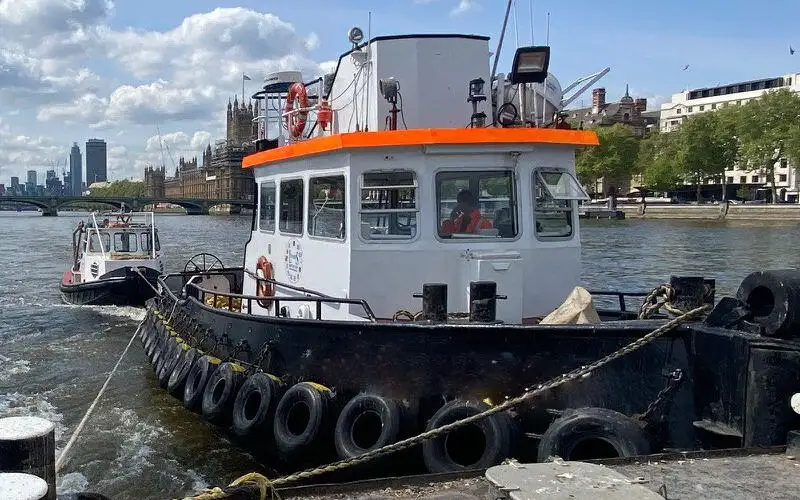 Bogserbåt till salu
