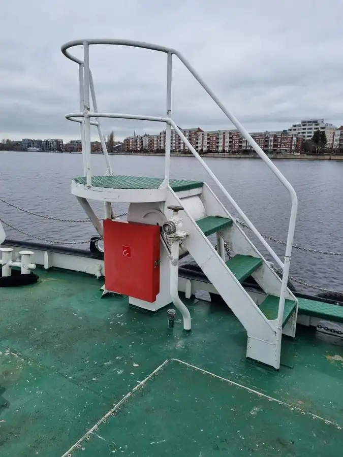 Besättningsbåt till salu