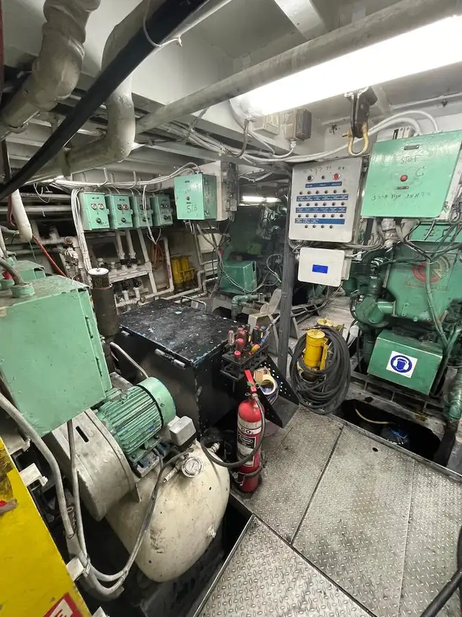 Containerskepp till salu