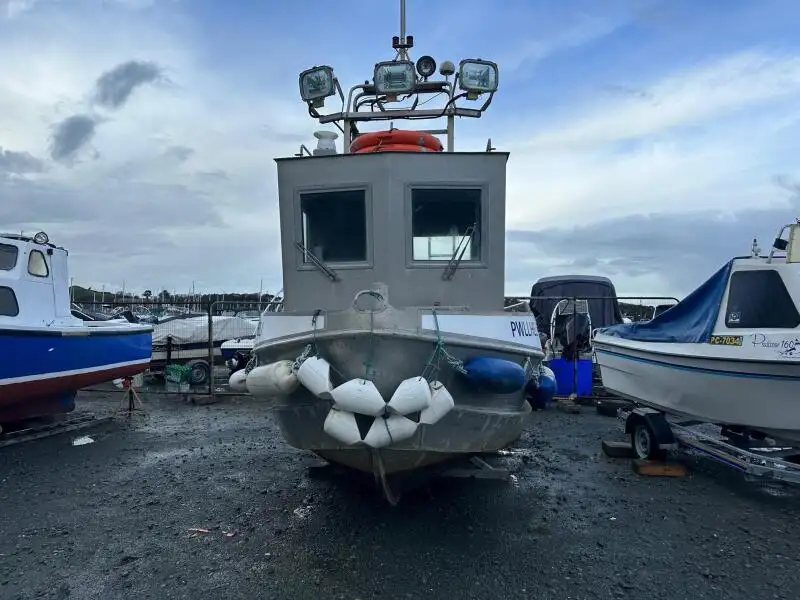 Patrullbåt till salu