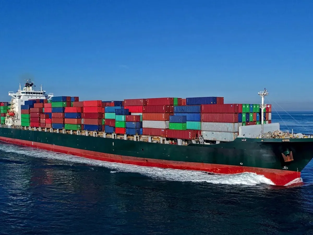Containerskepp till salu