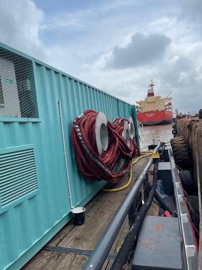 Containerskepp till salu