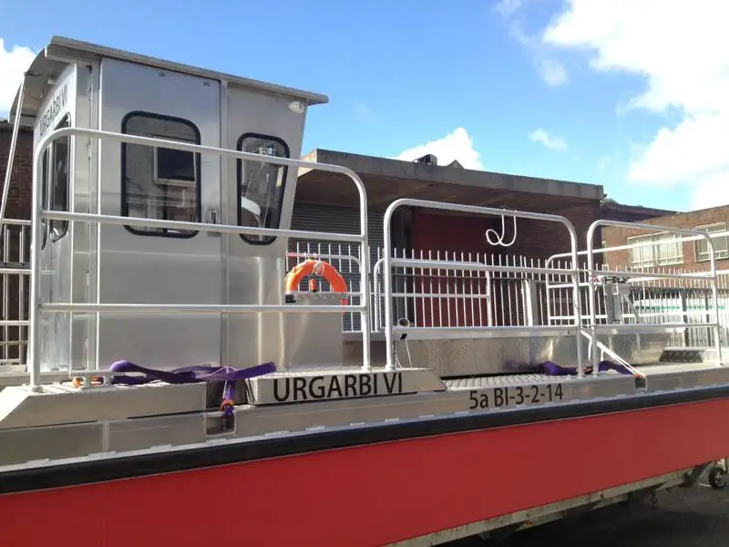 Containerskepp till salu