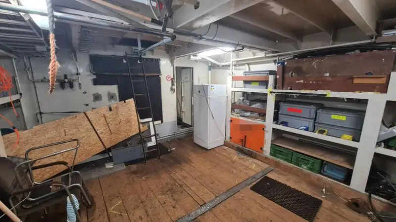 Försörjningsfartyg till salu