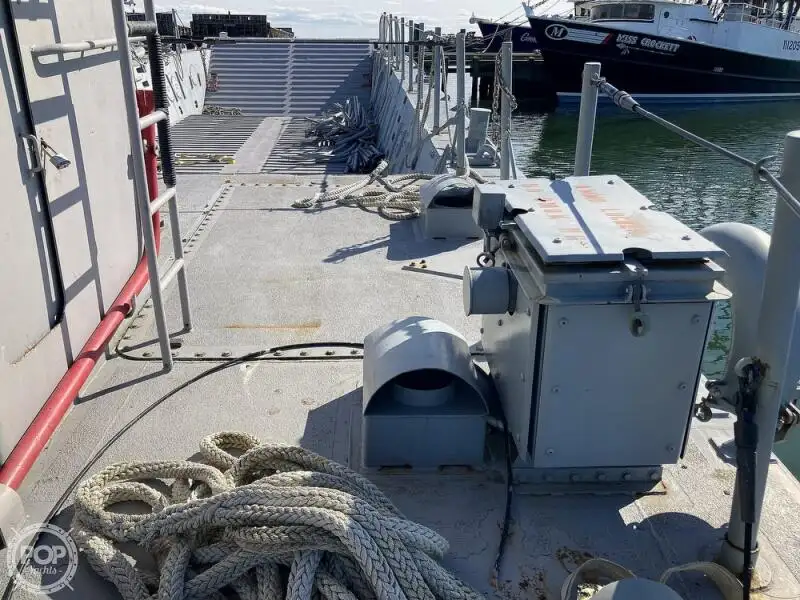Landstigningsfartyg, tank till salu