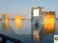Flytdocka till salu