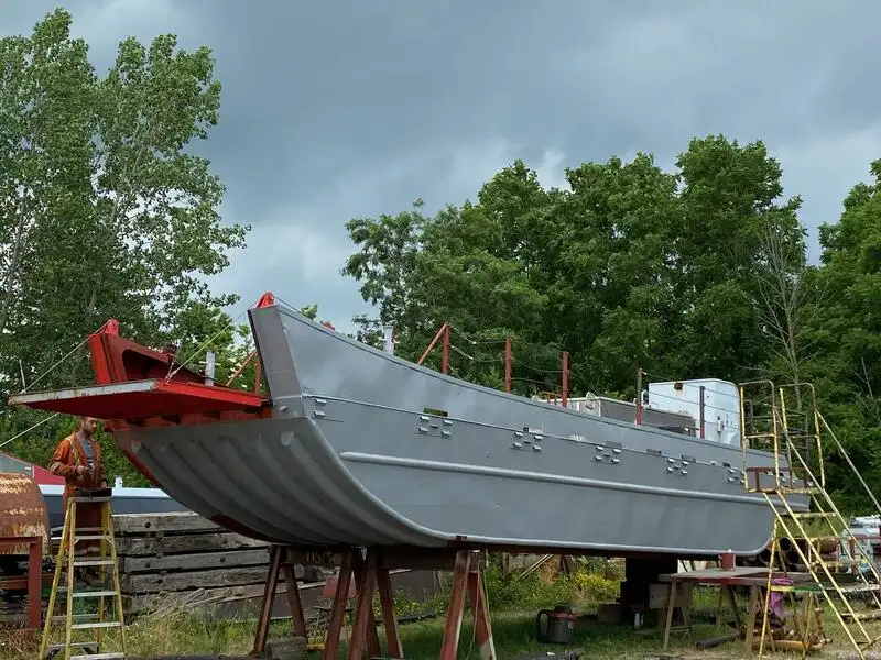Landstigningsfartyg, tank till salu