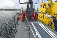 Räddningsfartyg till salu