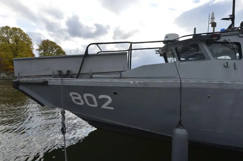 Militära fartyg till salu