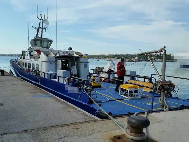 Besättningsbåt till salu